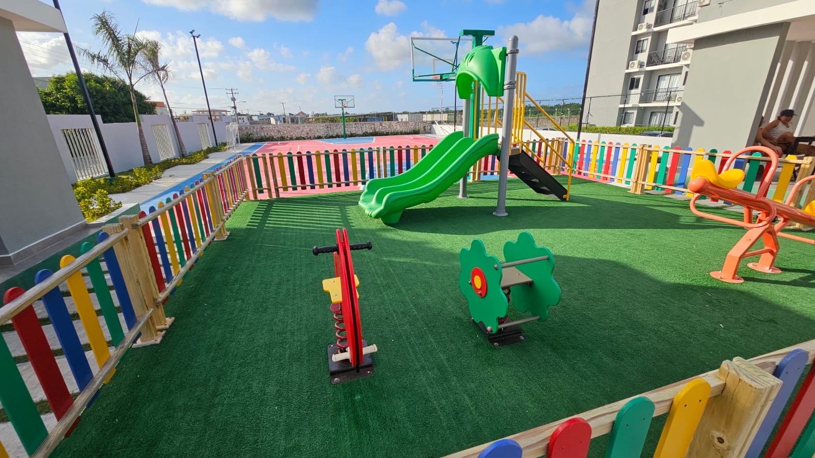 b4db9a6f-ef57-4eeb-bc13-b4264f10ccd4