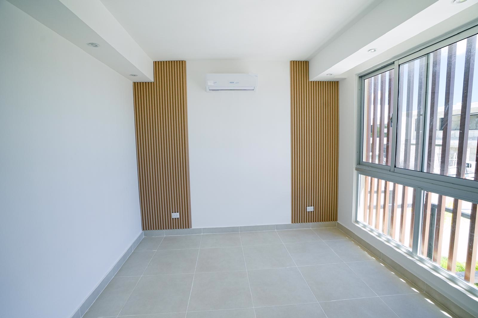 541d5a4f-421e-4b3f-8554-8004c3171c70