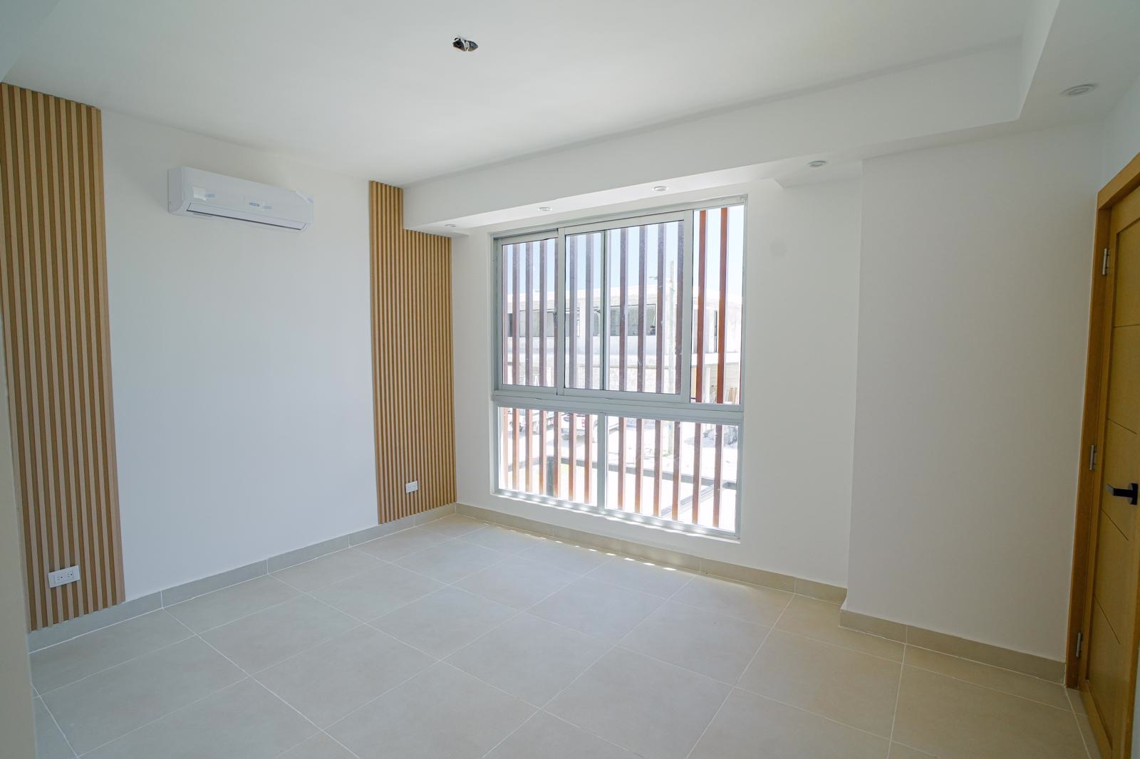 f5a9cdbd-d336-4217-b8ee-38e7e948b179