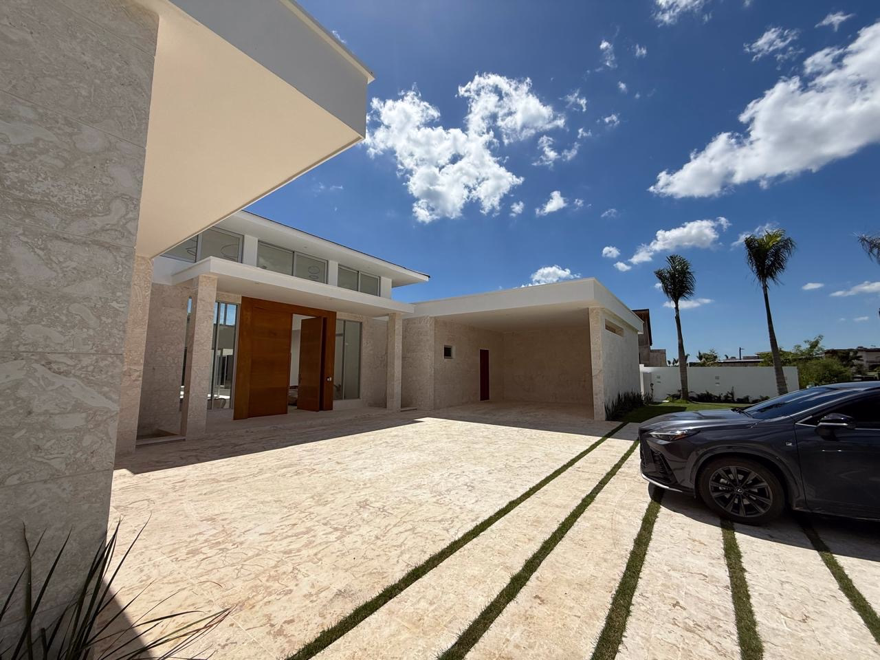 96d03710-64e4-45d0-adb1-81632307905b