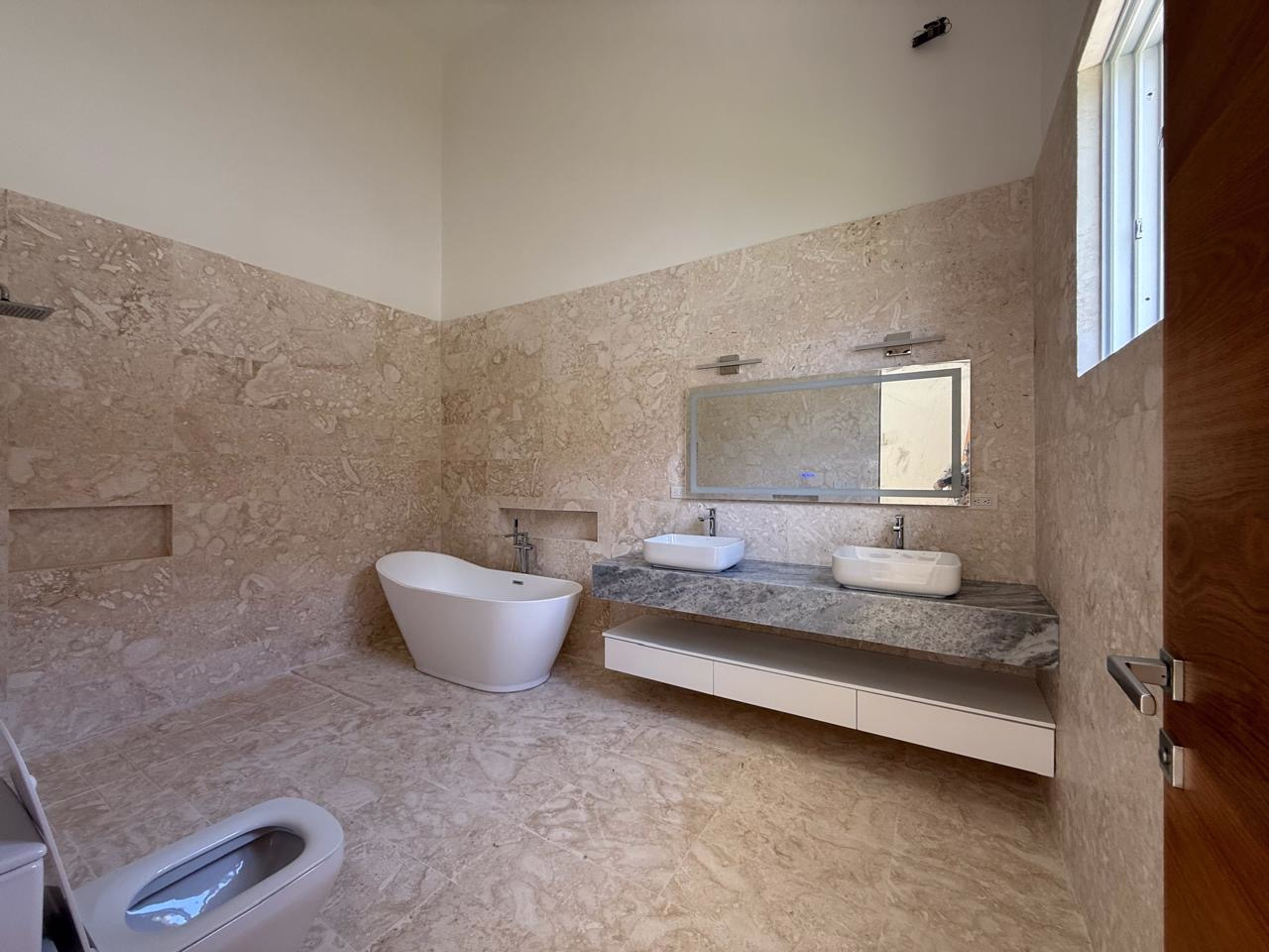 c0fc8649-f434-4db0-abfe-c6cdd4f7cc59