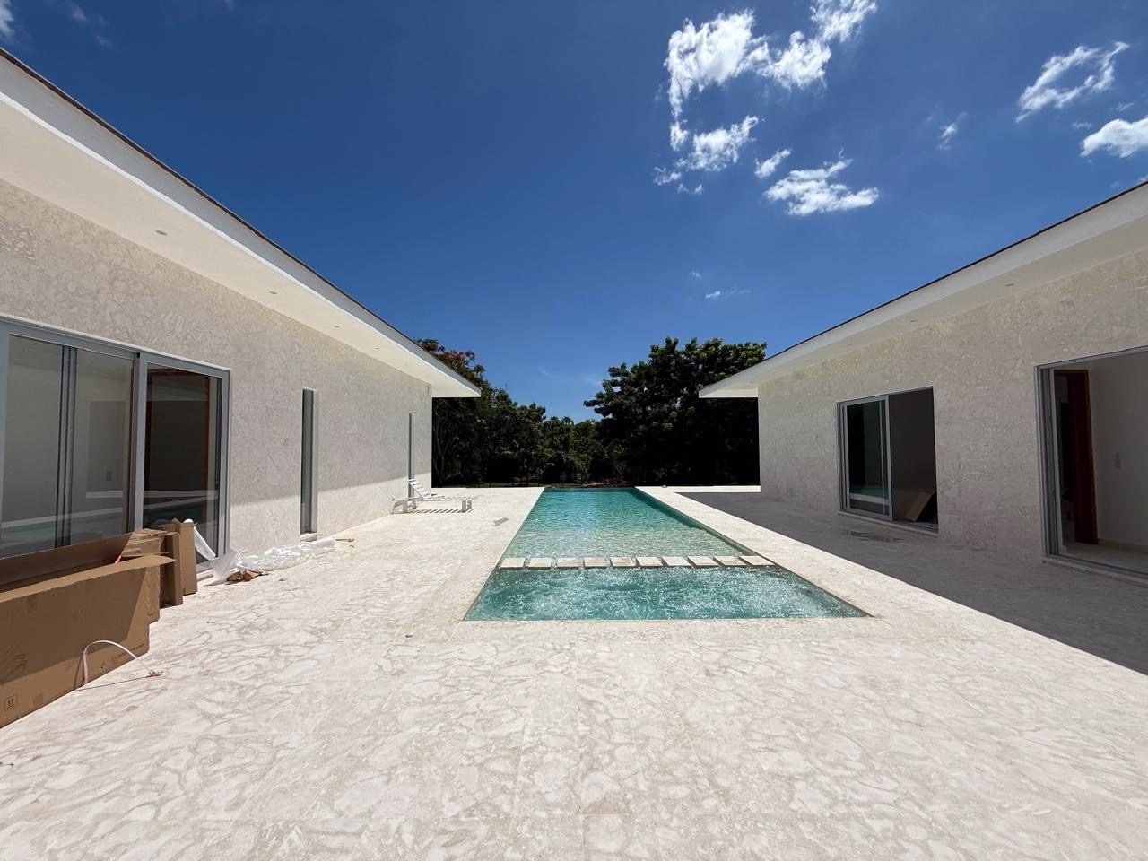 c2807d4f-5395-48fd-aa51-3be2a6e0276f